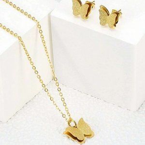Beautiful 18K Gold Butterfly Earrings and Necklace Set